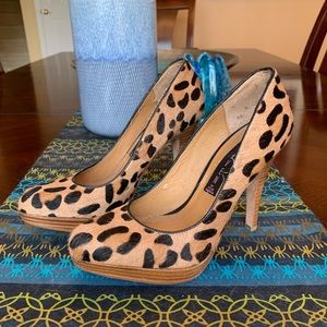 Steve Madden Leopard Print Platform Pumps 5.5
